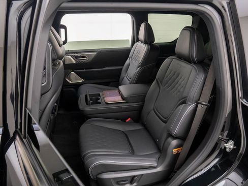 New 2026 INFINITI QX80 Autograph w/ Premium Cargo Package image 15