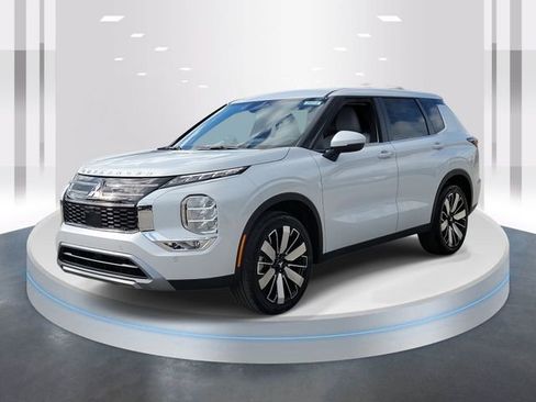 New 2026 Mitsubishi Outlander SE image 3