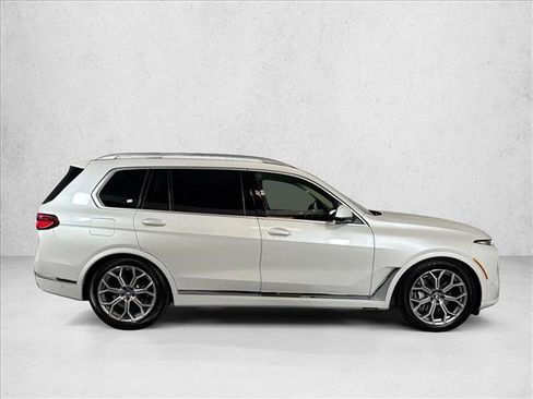 Used 2023 BMW X7 xDrive40i AWD/4WD image 4