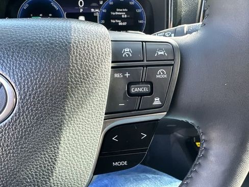Used 2025 Toyota Camry XSE FWD image 36