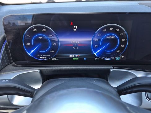 Used 2024 Mercedes-Benz EQB 300 4MATIC image 21