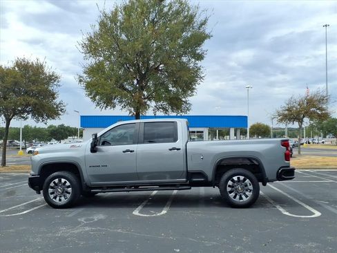 Used 2024 Chevrolet Silverado 2500 Custom w/ Custom Value Package AWD/4WD image 9