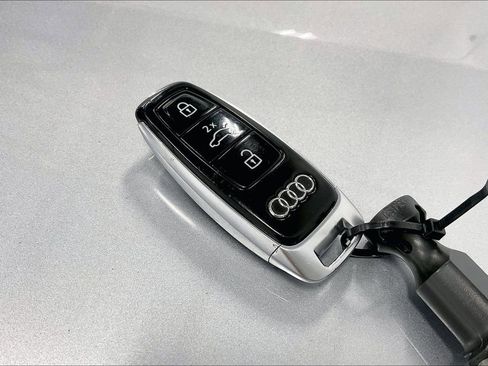 Used 2022 Audi Q7 3.0T Premium Plus w/ Premium Plus Package AWD/4WD image 12