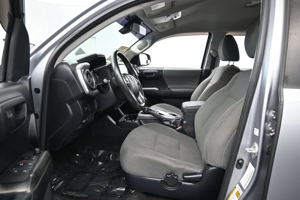 Used 2021 Toyota Tacoma SR5 w/ SR5 Appearance Package (SM) RWD image 10