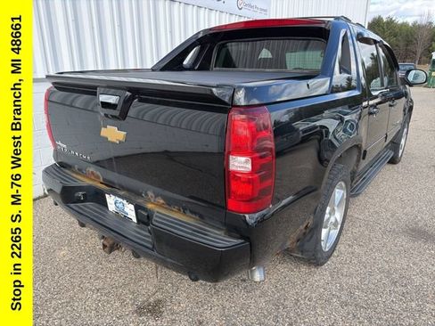 Used 2013 Chevrolet Avalanche LT AWD/4WD image 8