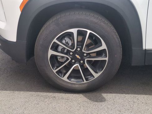 Used 2025 Chevrolet TrailBlazer LT AWD/4WD image 27