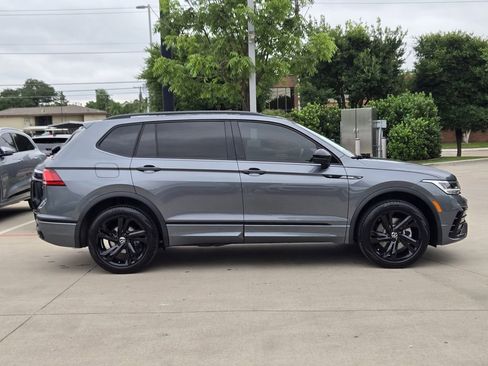 Used 2024 Volkswagen Tiguan SE R-Line AWD/4WD image 7