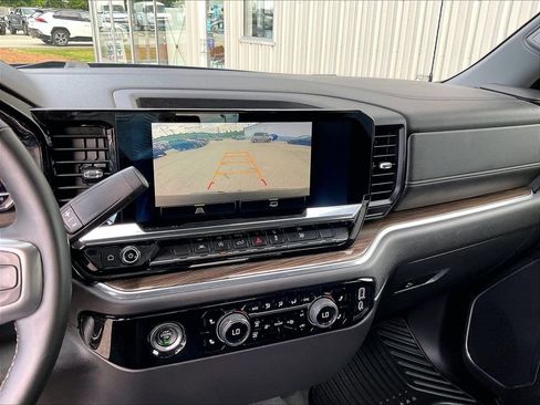 Used 2023 Chevrolet Silverado 1500 LT AWD/4WD image 19