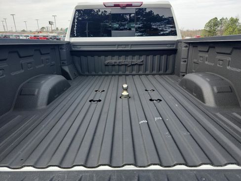 Used 2024 GMC Sierra 2500 AT4X image 16