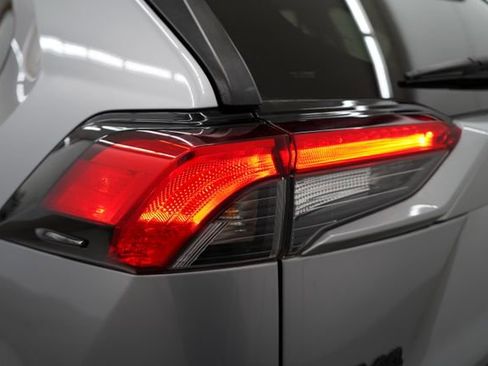 Used 2022 Toyota RAV4 LE image 74
