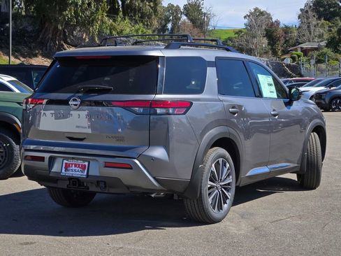 New 2026 Nissan Pathfinder Platinum w/ Cargo Package image 3