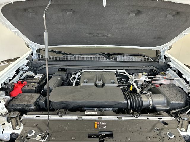 New 2025 Chevrolet Colorado Trail Boss w/ Off-Road Front Bumper Package AWD/4WD image 33