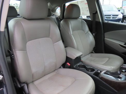 Used 2013 Buick Verano FWD image 40