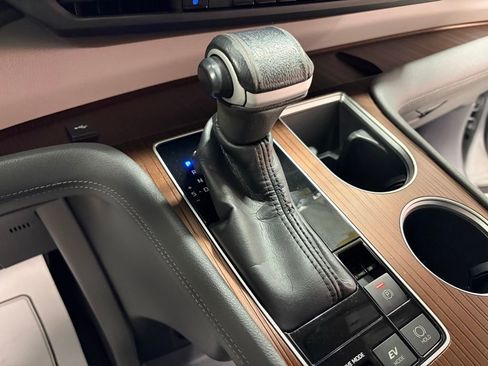 Used 2022 Toyota Sienna XLE image 23