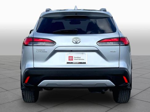 Used 2023 Toyota Corolla Cross XLE w/ Convenience Package FWD image 5