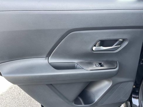 New 2026 Nissan Kicks SR w/ Cold Weather Package FWD image 18