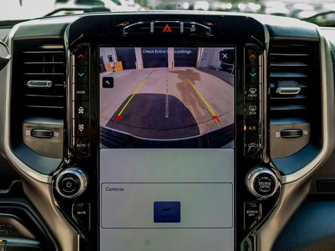 Used 2024 RAM 2500 Big Horn w/ Night Edition image 27