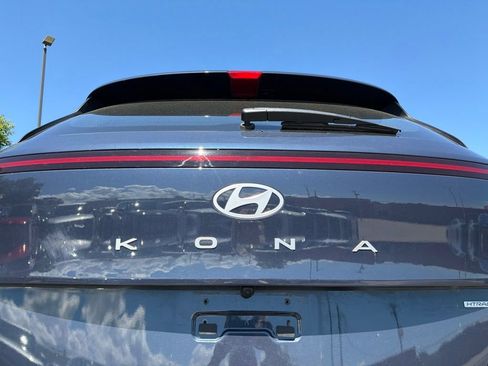 Certified 2025 Hyundai Kona SE AWD/4WD image 10