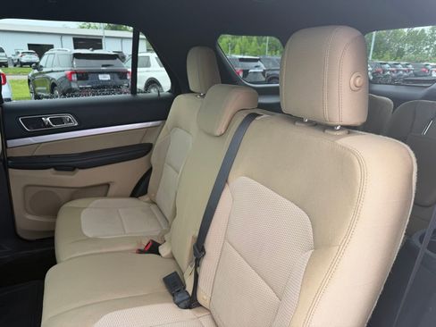 Used 2016 Ford Explorer XLT AWD/4WD image 12