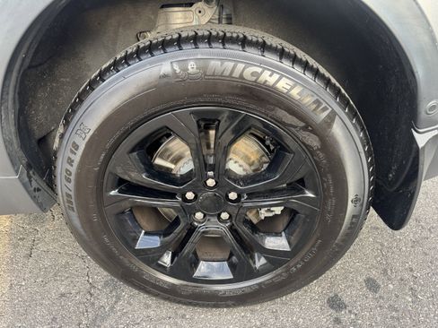 Used 2021 Land Rover Discovery Sport S image 7