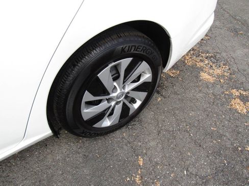 Used 2024 Nissan Altima 2.5 S FWD image 27
