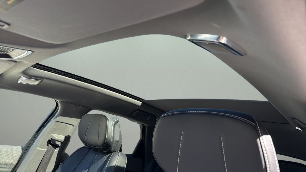 Certified 2025 Cadillac Optiq Luxury 2 w/ LPO, Floor Liner Package AWD/4WD image 20
