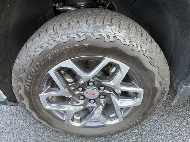 Used 2025 GMC Sierra 1500 SLT w/ SLT Premium Package AWD/4WD image 11