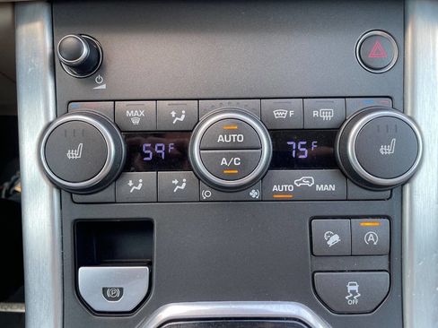 Used 2017 Land Rover Range Rover Evoque SE image 27