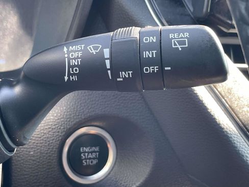 Used 2022 Toyota Corolla Cross LE AWD/4WD image 25