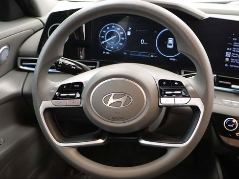 Used 2024 Hyundai Elantra SEL image 14