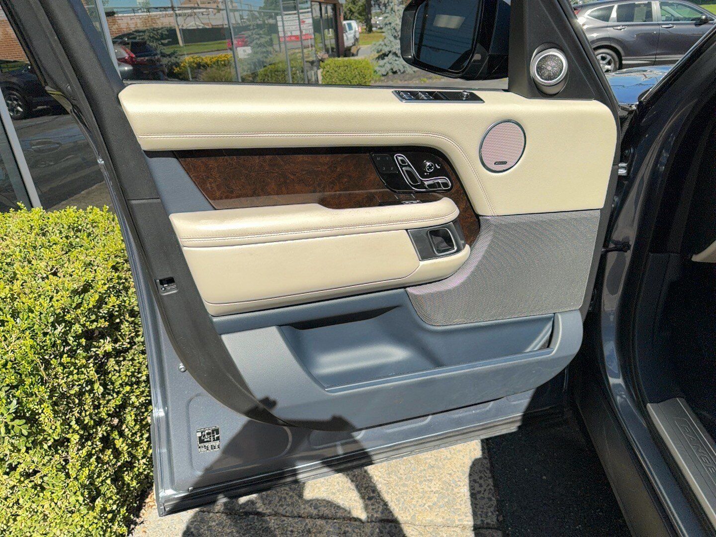 Used 2020 Land Rover Range Rover HSE AWD/4WD image 18