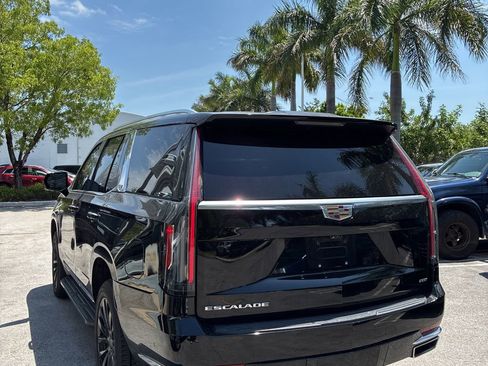 Used 2021 Cadillac Escalade Premium Luxury w/ Driver Assist Tech Package AWD/4WD image 5