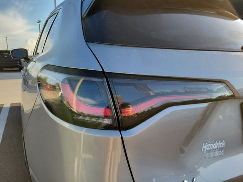 Used 2023 Honda HR-V EX-L image 9