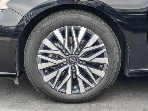Used 2023 Nissan Altima 2.5 SV FWD image 10