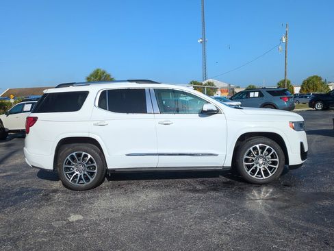 Certified 2021 GMC Acadia Denali w/ Denali Technology Package FWD image 3