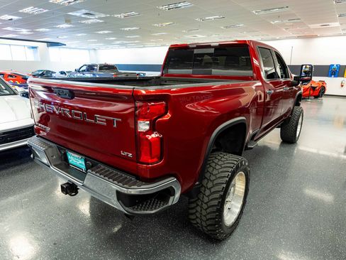 Used 2021 Chevrolet Silverado 2500 LTZ w/ LTZ Convenience Package AWD/4WD image 5