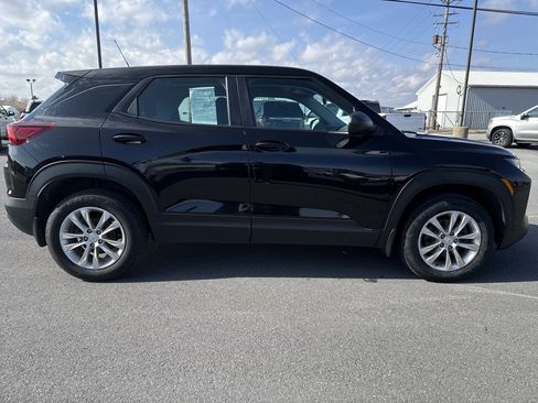 Used 2021 Chevrolet TrailBlazer LS image 2