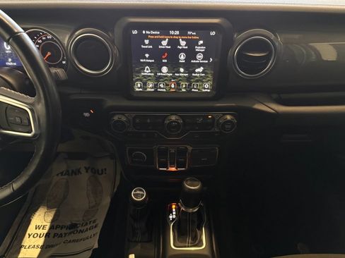 Used 2023 Jeep Wrangler Unlimited Sahara w/ Cold Weather Group AWD/4WD image 32