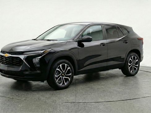 Used 2025 Chevrolet TrailBlazer LT FWD image 3