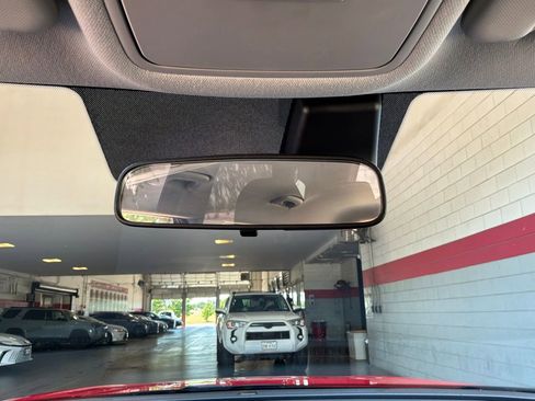 Used 2025 Kia Soul LX w/ LX Technology Package FWD image 16