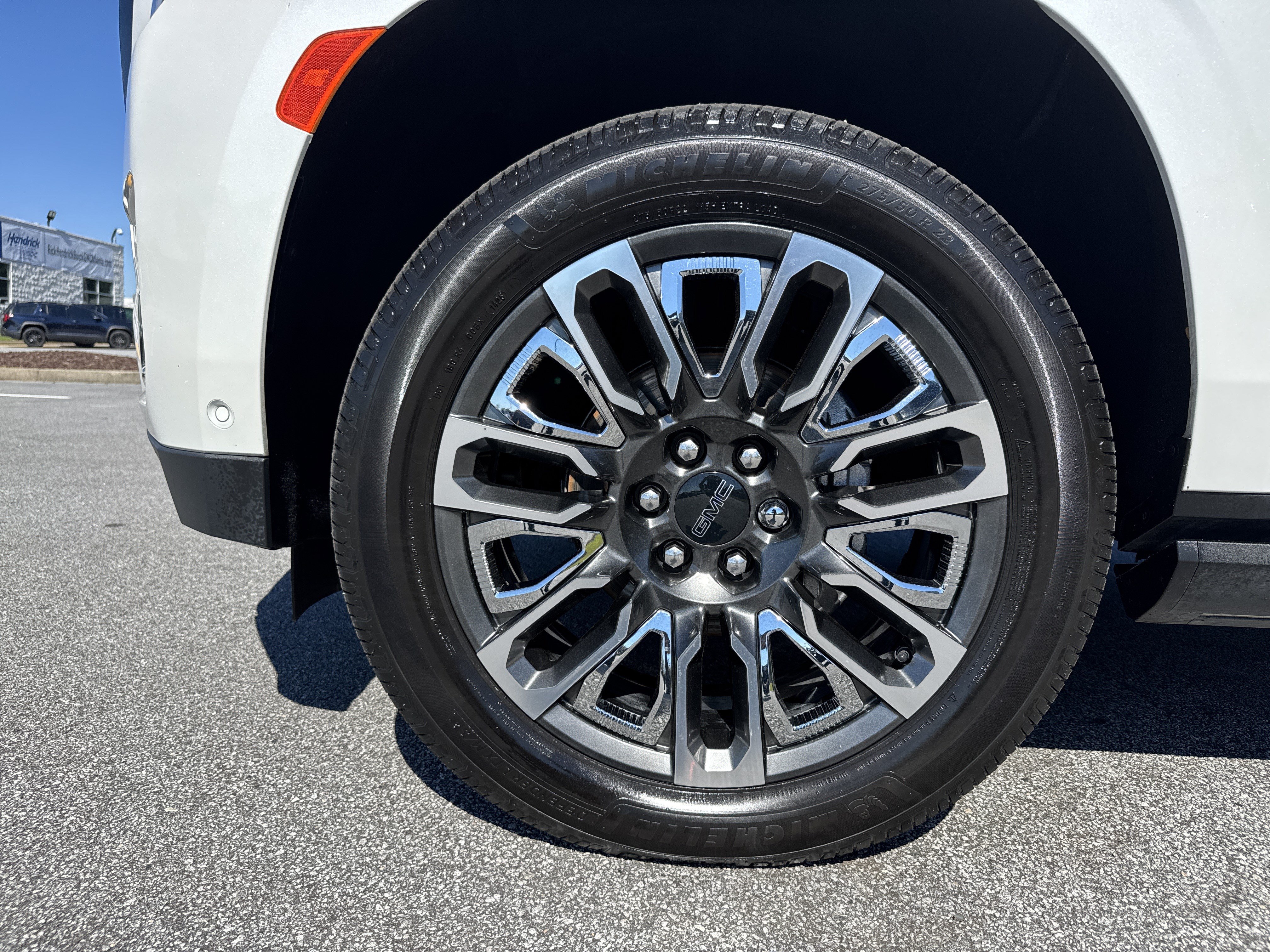 Used 2023 GMC Yukon XL Denali Ultimate w/ LPO, Floor Liner Package AWD/4WD image 13
