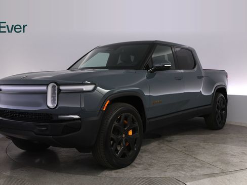 Used 2025 Rivian R1T Premium AWD/4WD image 2