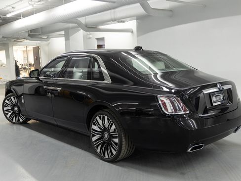 Used 2025 Rolls-Royce Ghost image 12