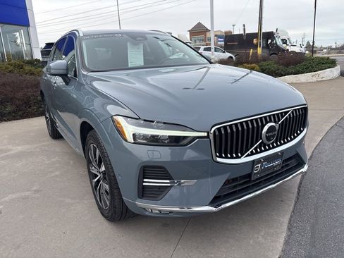 Certified 2023 Volvo XC60 B5 Plus w/ Climate Package AWD/4WD image 4