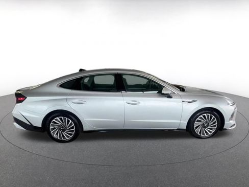 Used 2025 Hyundai Sonata SEL FWD image 16