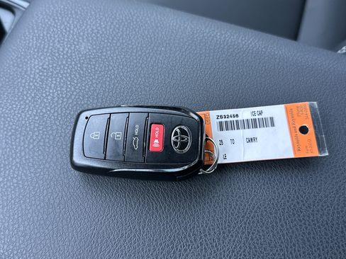 Used 2025 Toyota Camry SE FWD image 36