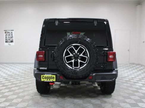 Used 2025 Jeep Wrangler Unlimited Rubicon AWD/4WD image 10