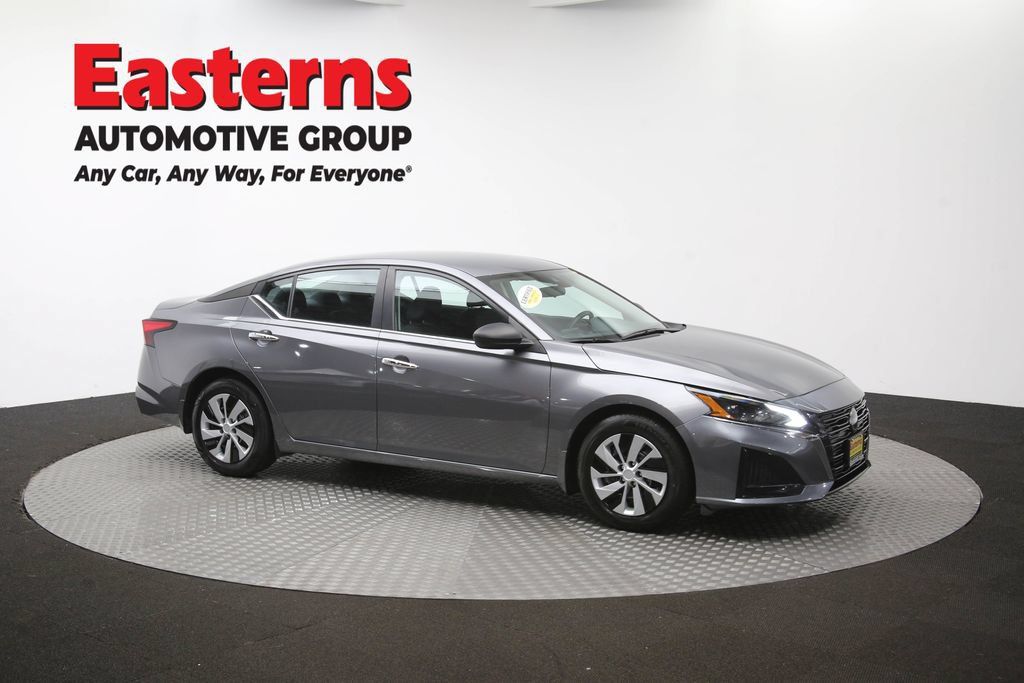Used 2024 Nissan Altima 2.5 S FWD image 46