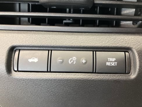 Used 2025 Nissan Altima 2.5 SV image 13