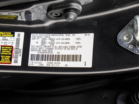 Used 2024 Toyota Sequoia Platinum AWD/4WD image 14
